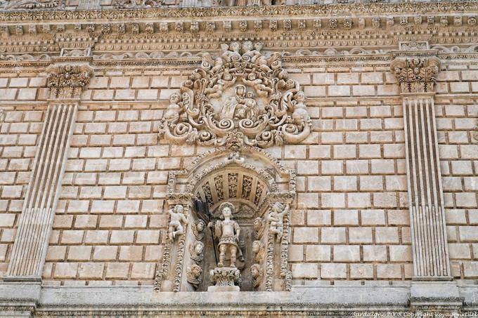 Estátua de um dos três santos mártires de Torres, museo del Tesoro fachada, a Catedral de San Nicola, Sassari - Sardenha