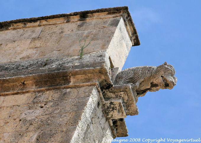 Sassari, a Catedral de San Nicola, uma gárgula monstro em um contraforte - Sardenha