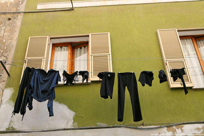 Sassari, roupa pendurada por um fio - Sardenha