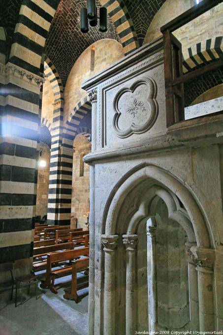 Thiesi, a Igreja de San Pietro di Sorres, design de interiores de varejo, Borutta - Sardenha