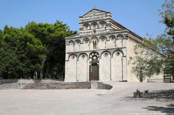 Vista da Igreja de San Pietro di Sorres, Thiesi - Sardenha