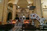 Catedral Alghero Santa Maria, o púlpito eo altar, o presbitério, Sardenha.