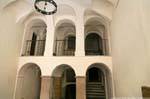 Alghero, arquitetura, arcos e escadas complexo, Sardenha.