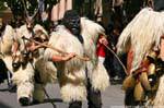 Nuoro, Festa del Redentore, sos Merdules Bezzos de Otzana, folhas e chicote, Sardenha.