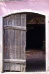 Orgosolo, uma porta de madeira, Sardenha.