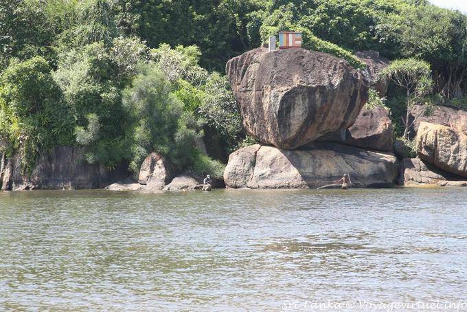 Templo de rock, Bentota Ganga, Beruwela - Ceilão Sri Lanca