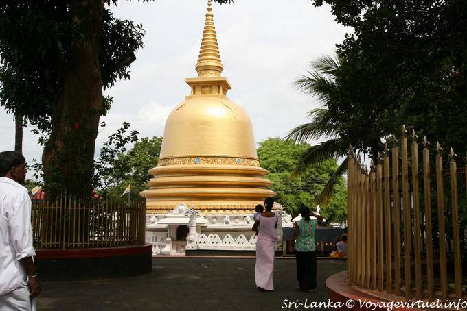 Stupa Templo do Buda dourado, Dambulla - Ceilão Sri Lanca