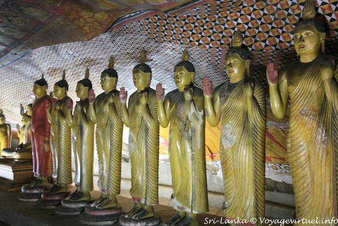Alinhamento dos Budas de pé Caverna # 3, New Great Temple, Dambulla - Ceilão Sri Lanca