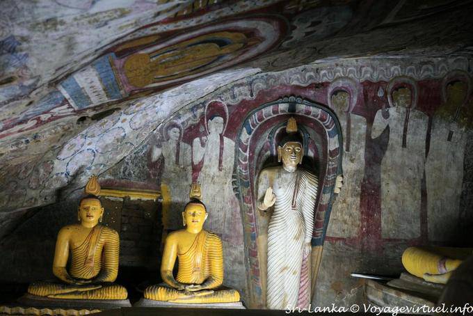 Tintas e budas, Dentro Pacchima Viharaya, Golden Rock Temple, Dambulla - Ceilão Sri Lanca