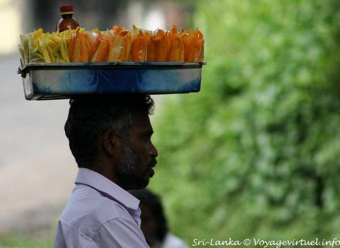 Hawker tenda na cabeça com, Kandy - Ceilão Sri Lanca