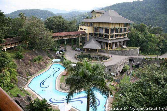 O conde de Regency Hotel e piscina, Kandy - Ceilão Sri Lanca