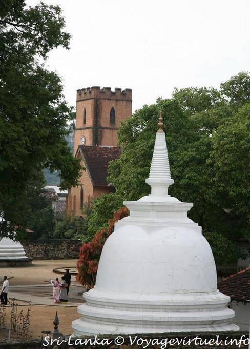 Dagoba em um edifício de estilo britânico, Kandy - Ceilão Sri Lanca