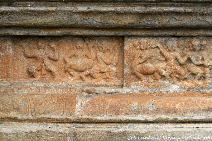 Relevos Frieze sobre Vijayantha Prasada, Gadaladeniya Temple, Kandy - Ceilão Sri Lanca