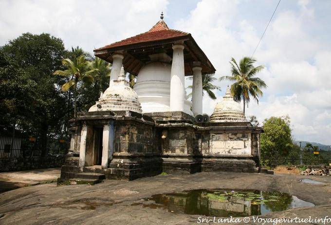 O templo Gadaladeniya, Pilimatalawa, Kandy - Ceilão Sri Lanca
