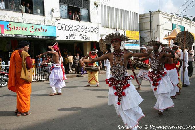 Dança tradicional no centro da cidade, Nuwara Eliya - Ceilão Sri Lanca