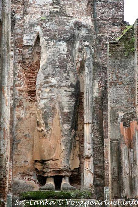 Tijolo Buddha sem cabeça Lankatilaka santuário Alahana Parivena, Polonnaruwa - Ceilão Sri Lanca