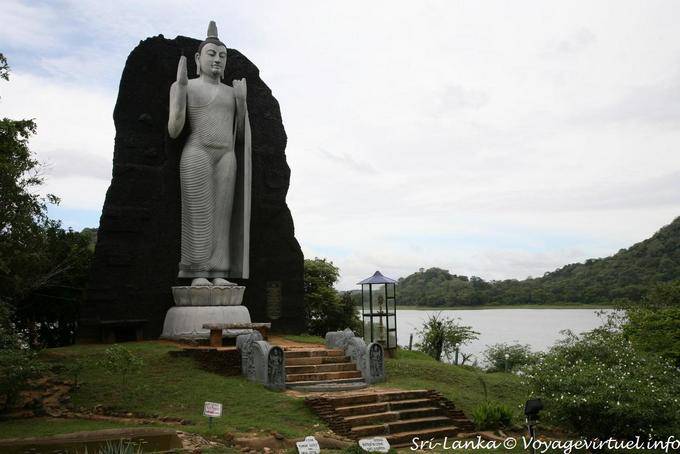 Buddha Polonnaruwa lago - Ceilão Sri Lanca