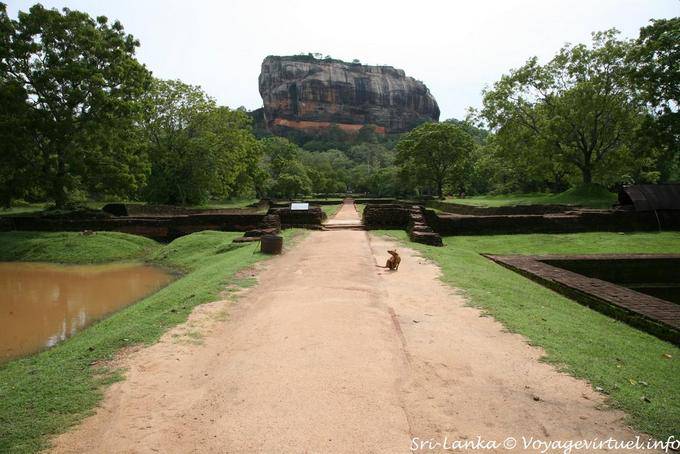 A principal entrada para Sigiriya, Simhagîri - Ceilão Sri Lanca