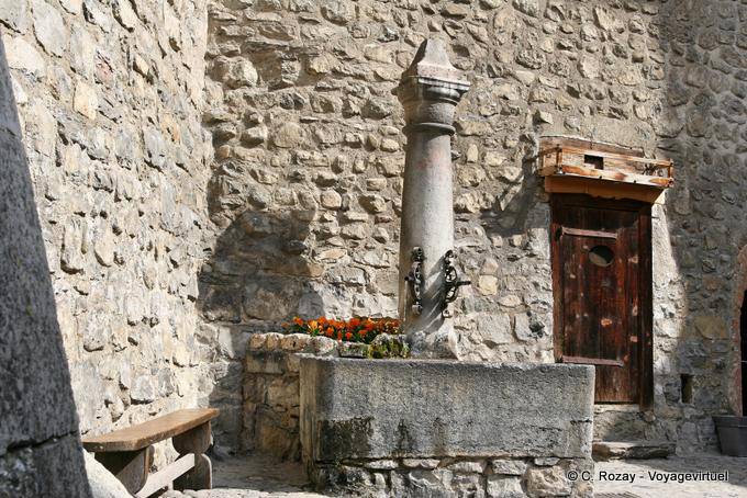 Fontaine, Castelo de Chillon - A Suíça