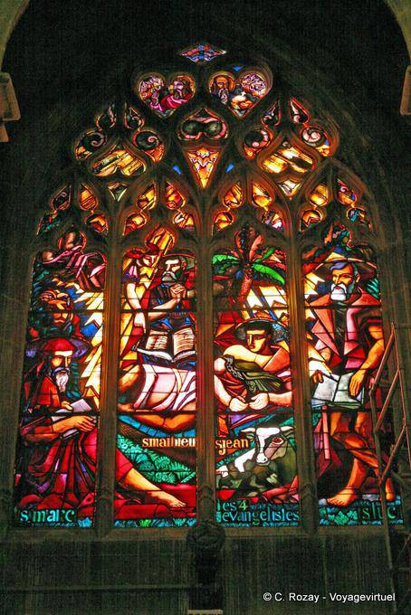Janela de vitral da Notre-Dame de Lausanne - A Suíça