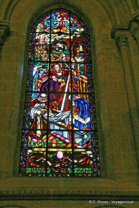 Sepultamento de Jesus, uma janela de vitral da Notre-Dame de Lausanne - A Suíça