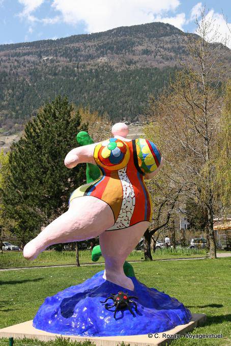 Escultura Nana Niki de Saint Phalle, Gianadda fundação - A Suíça