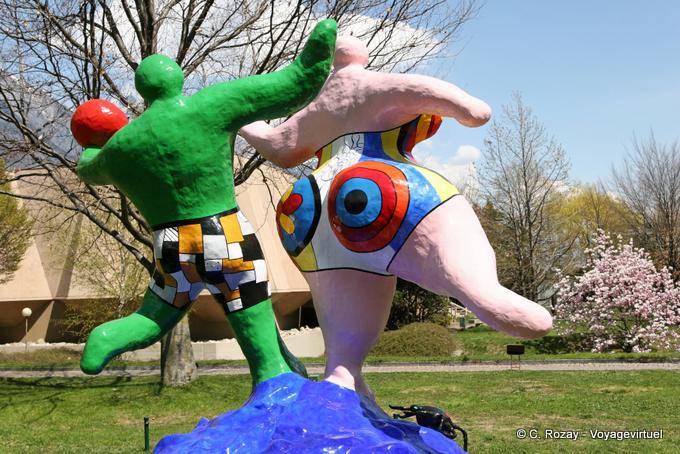 Gianadda Foundation, os banhistas, Niki de Saint Phalle escultura - A Suíça