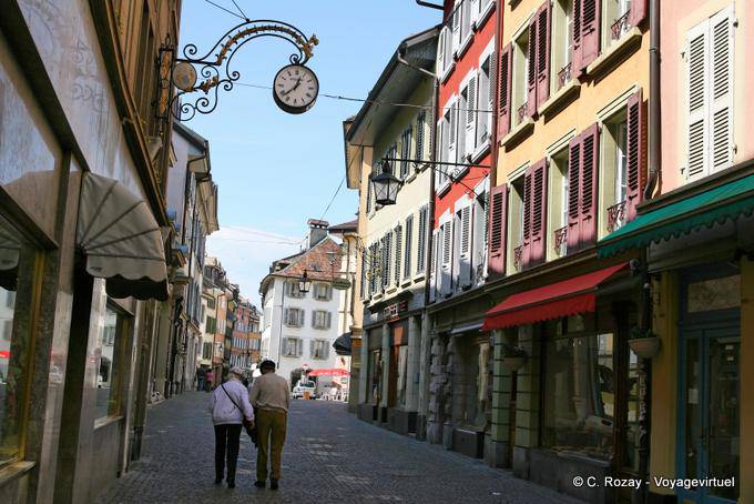 Desça a rua do lago, Vevey - A Suíça