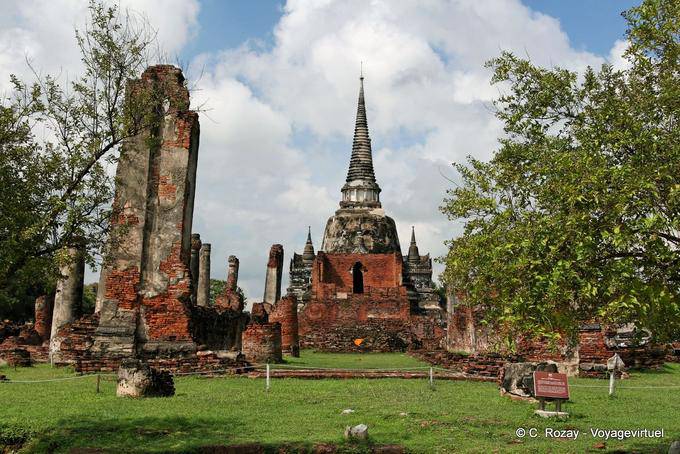Claustro em ruínas, Wat Phra Sri Samphet, Ayutthaya - Tailândia