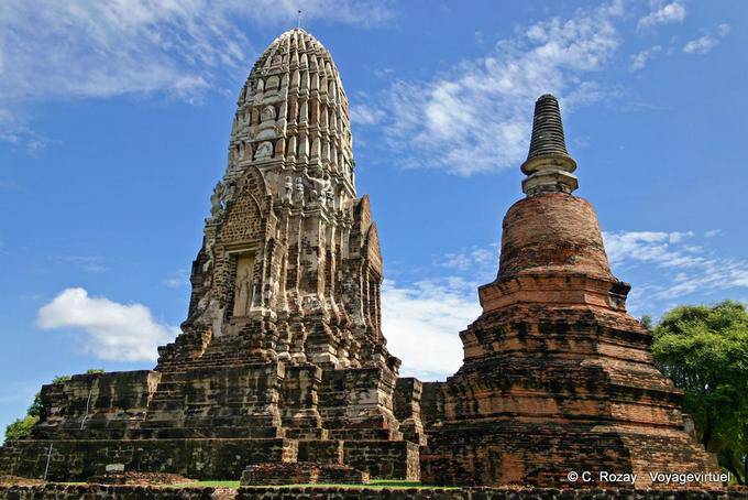 Khmer Prang e chedi Sukhothai de estilo, Wat Raj Burana, Ayutthaya - Tailândia