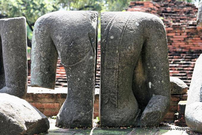 Ayutthaya, Wat Raj Burana, busto para metade - Tailândia