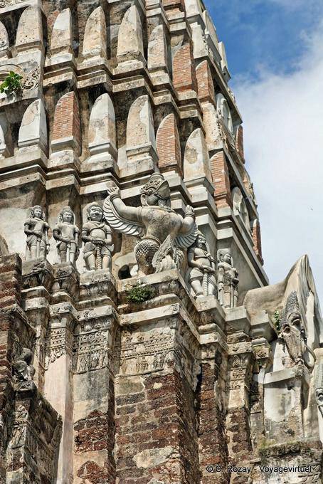Garudas sobre prang, Wat Raj Burana, Ayutthaya - Tailândia