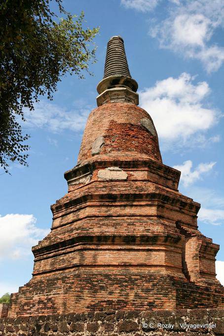 Incompleta Chedi, Wat Raj Burana, Ayutthaya - Tailândia