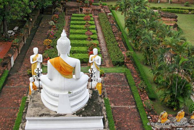 Oração no Jardim, Wat Yai Chai Mongkol, Ayutthaya - Tailândia