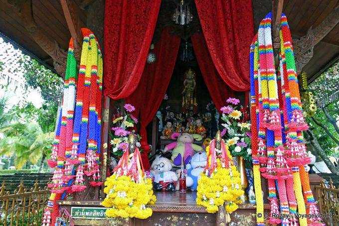 Chapelle aux nats, Wat Yai Chai Mongkol, Ayutthaya - Tailândia