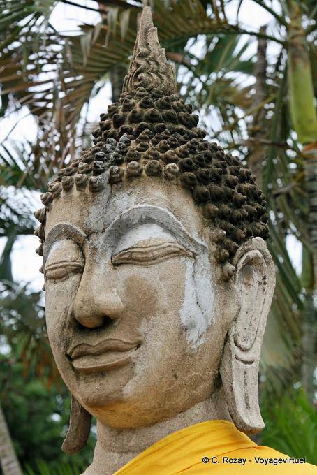 Cocar de Buddha, Wat Yai Chai Mongkol, Ayutthaya - Tailândia