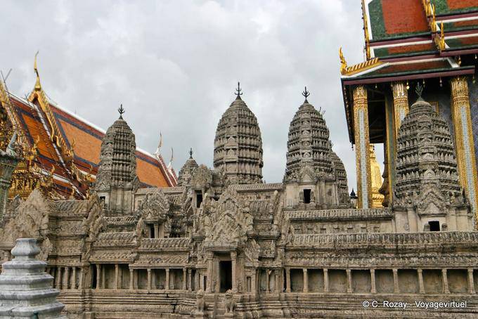 Uma réplica de Angkor Wat Wat Phra Kaew, Banguecoque - Tailândia