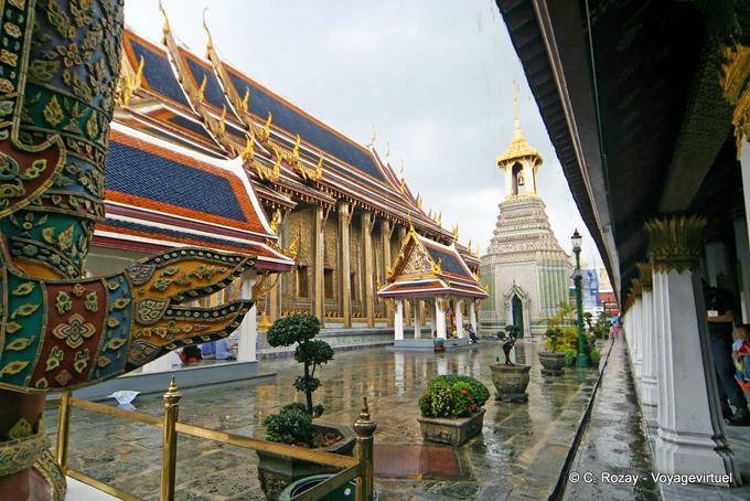 Ver a Capela do Gandhara Buddha, Wat Phra Kaew, Banguecoque - Tailândia