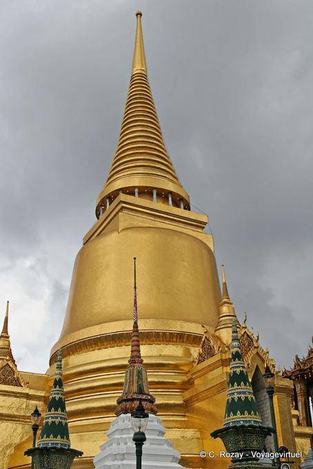 Stupa dourado, Wat Phra Kaew, Banguecoque - Tailândia
