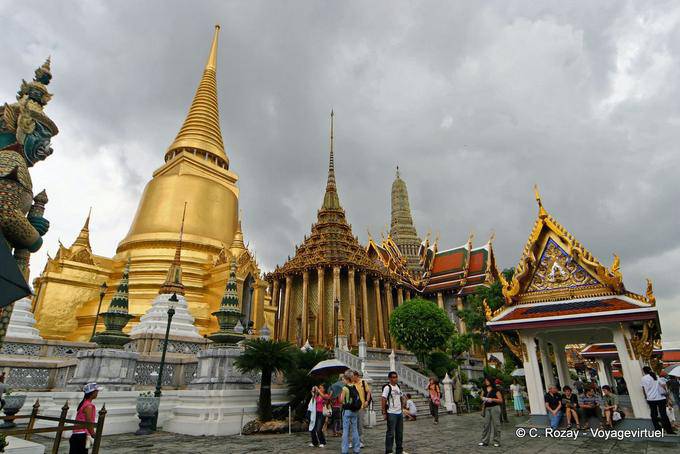 Phra Sri Rattana Chedi e Mondop, Wat Phra Kaew, Banguecoque - Tailândia