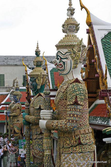 Thotsakhirithon guardas, Wat Phra Kaew, Banguecoque - Tailândia