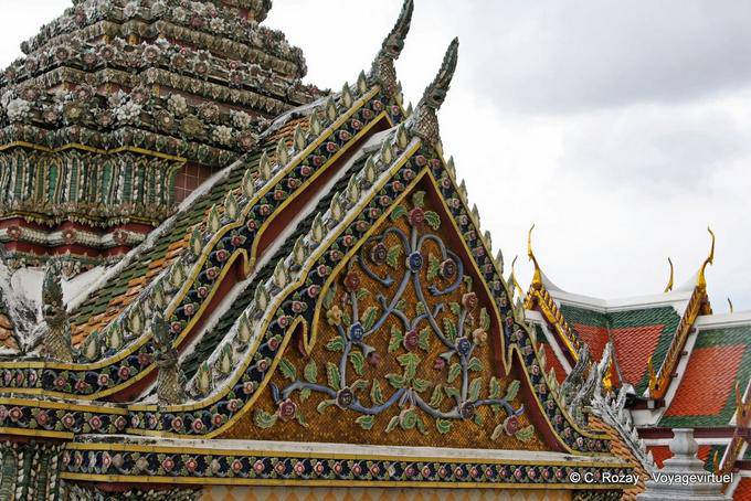 Telhado Sawetkudakarn Viharn Phra Yod, Wat Phra Kaew, Banguecoque - Tailândia