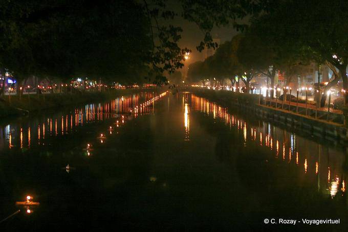 Loy Krathong Iluminação para lacustre, Chiang Mai - Tailândia