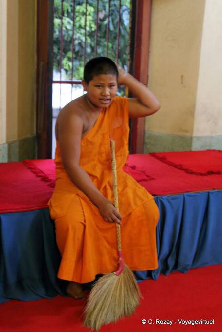 A vassoura monge, Chiang Mai Temple - Tailândia