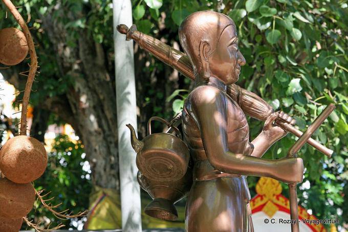 Caçarolas estátua, Chiang Mai Temple - Tailândia