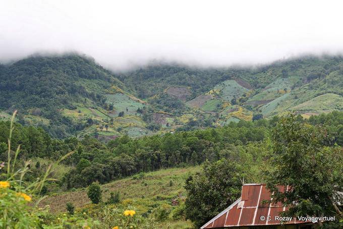 Paisagem montanhosa do oeste de Chiang Mai - Tailândia