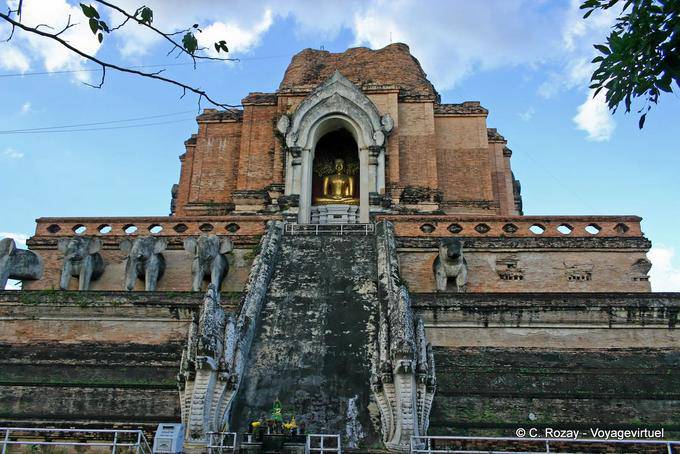 Wat Chedi Luang, Chiang Mai - Tailândia