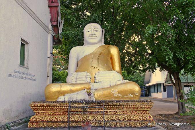Barriga grande Buddha, Wat Chedi Luang, Chiang Mai - Tailândia