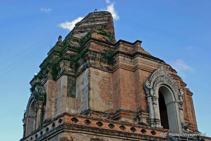 Top of the Chedi tijolo, Wat Chedi Luang, Chiang Mai - Tailândia