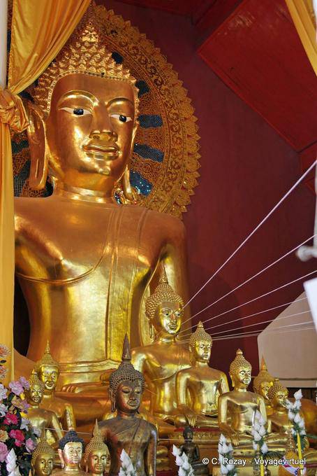 Imagem de Buda do século 15, Wat Phra Singh, Chiang Mai - Tailândia